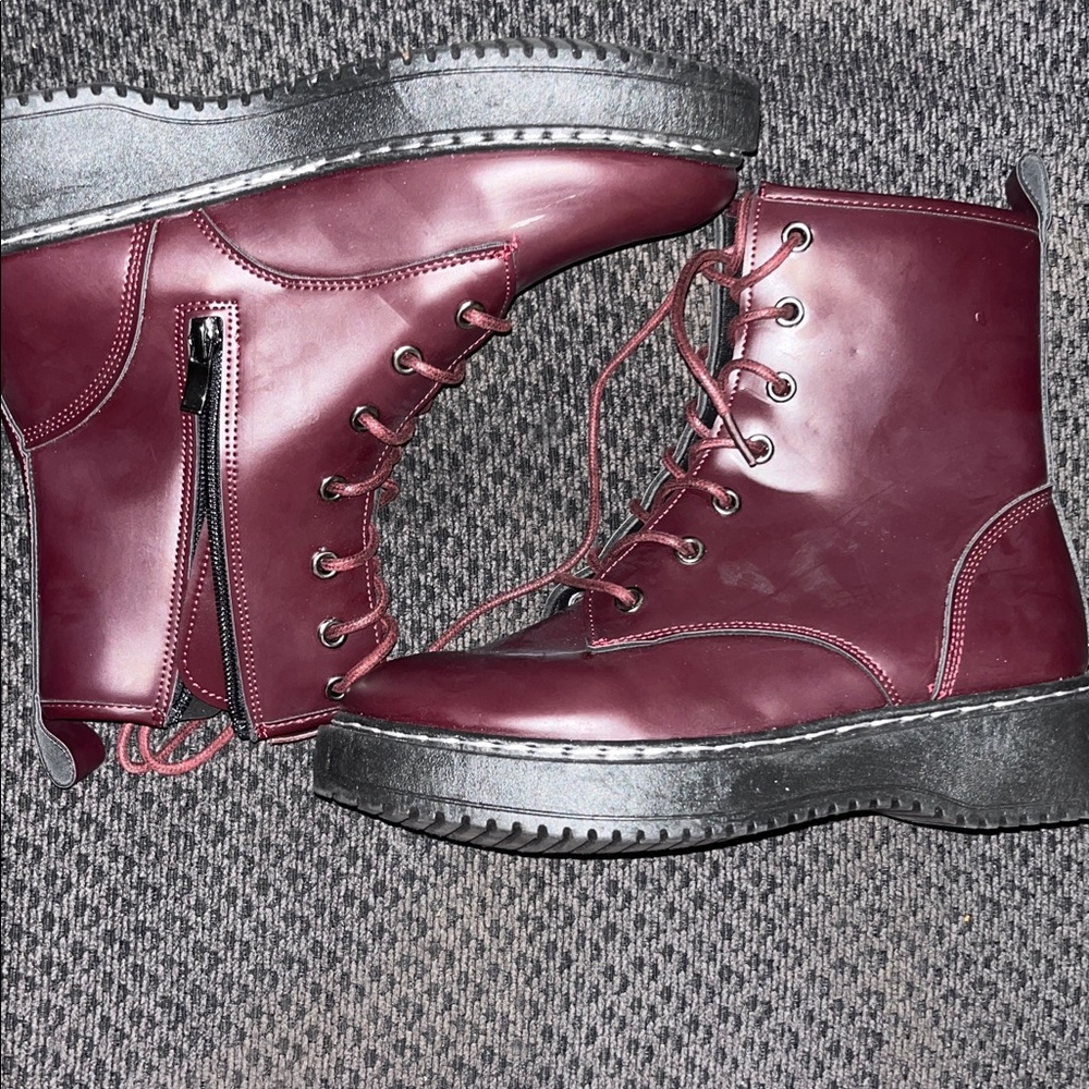 Rouge Helium Maroon Lace-Up Boots